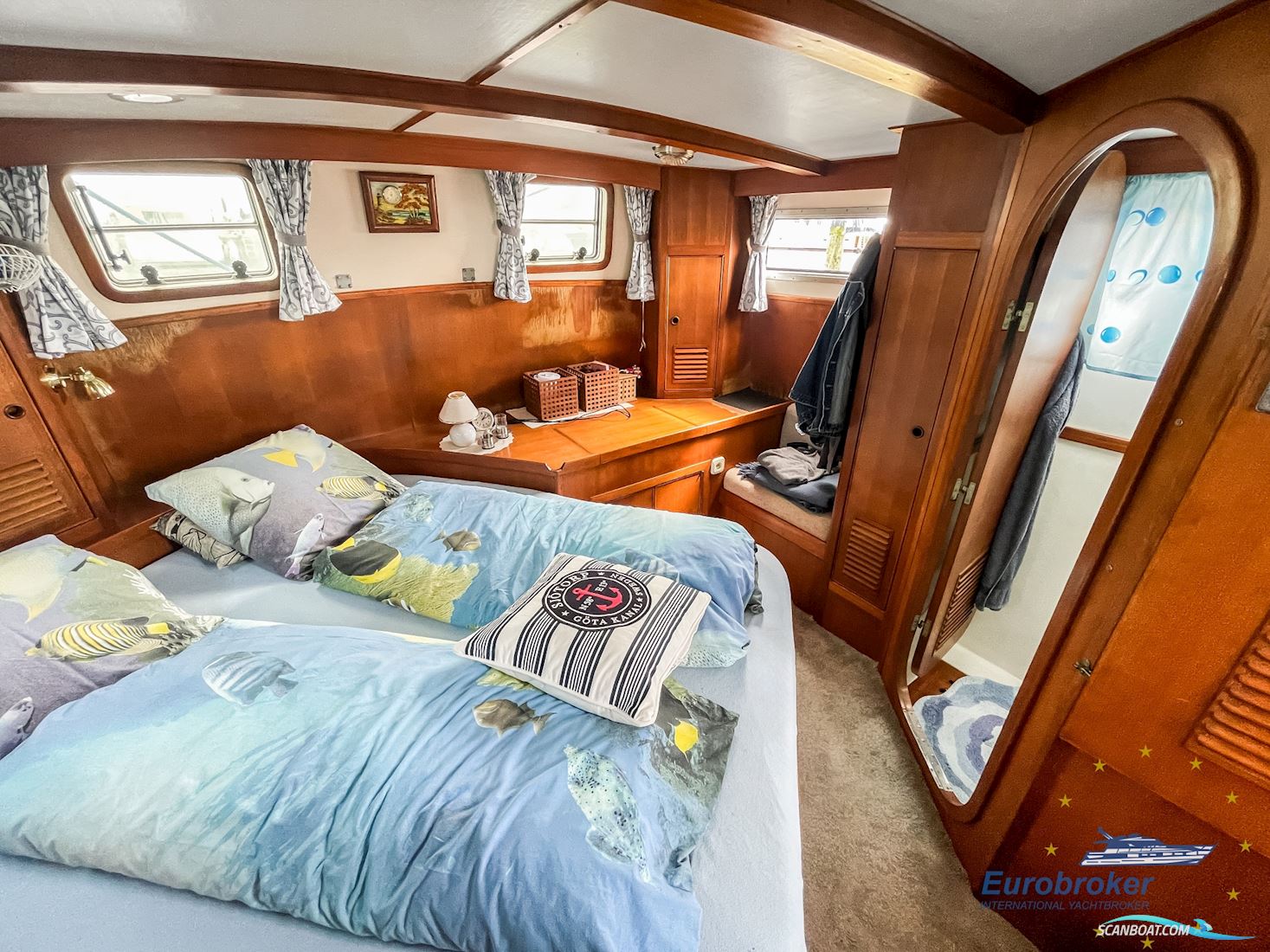 CT 35 Sun Deck Trawler