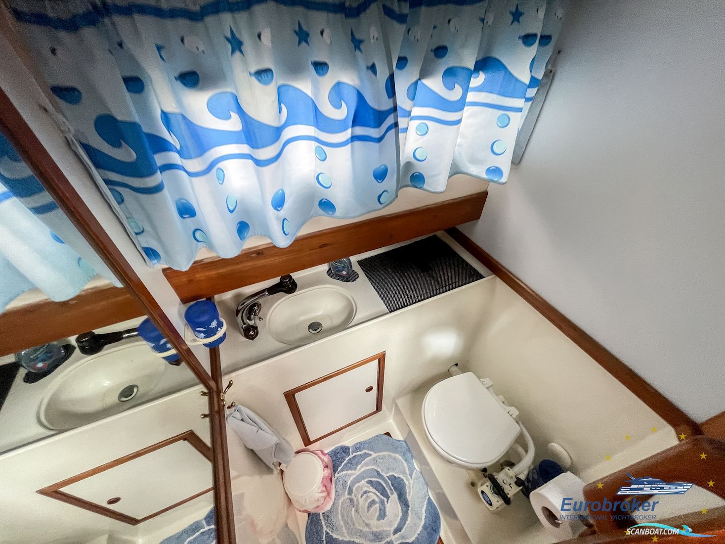 CT 35 Sun Deck Trawler