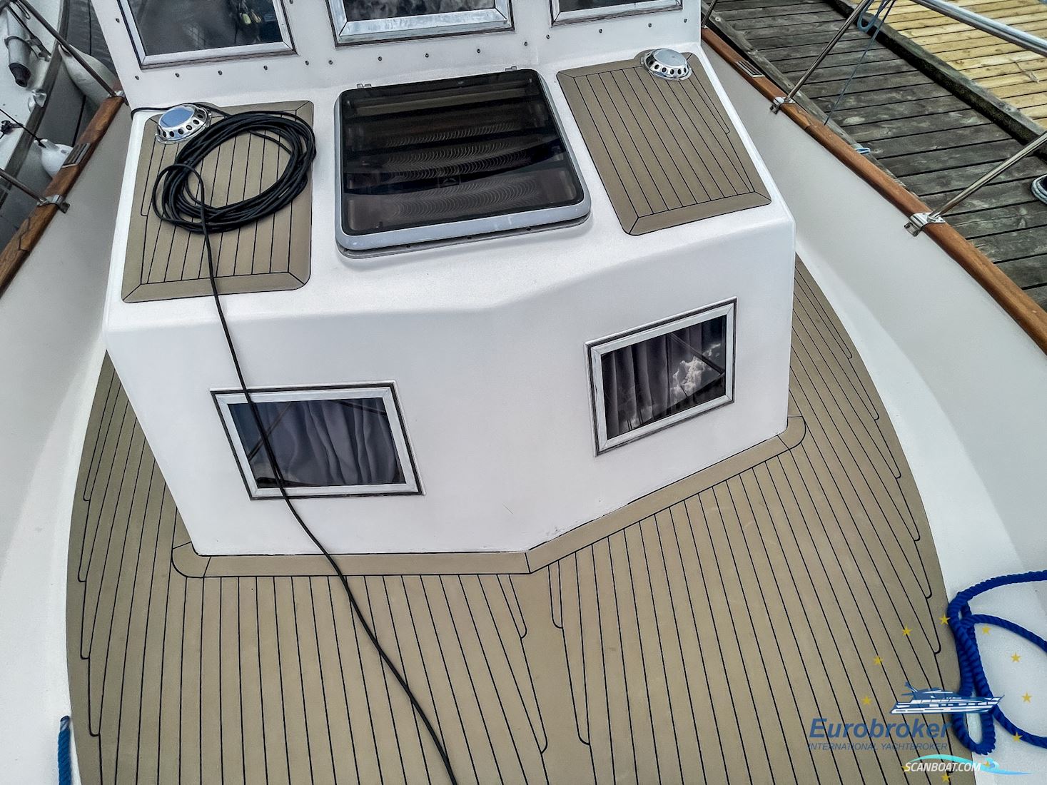 CT 35 Sun Deck Trawler