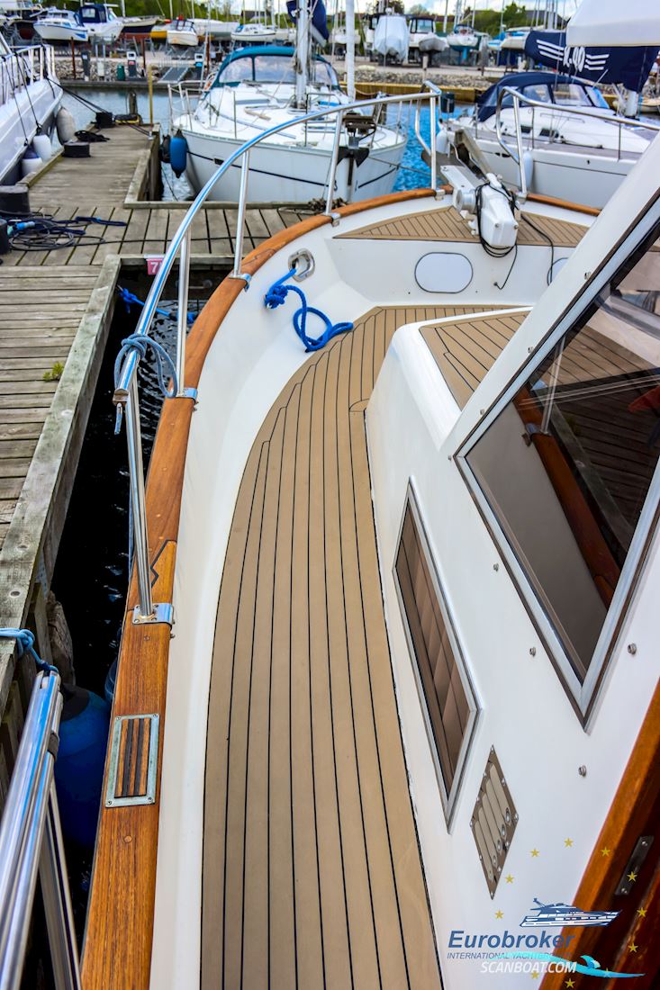 CT 35 Sun Deck Trawler