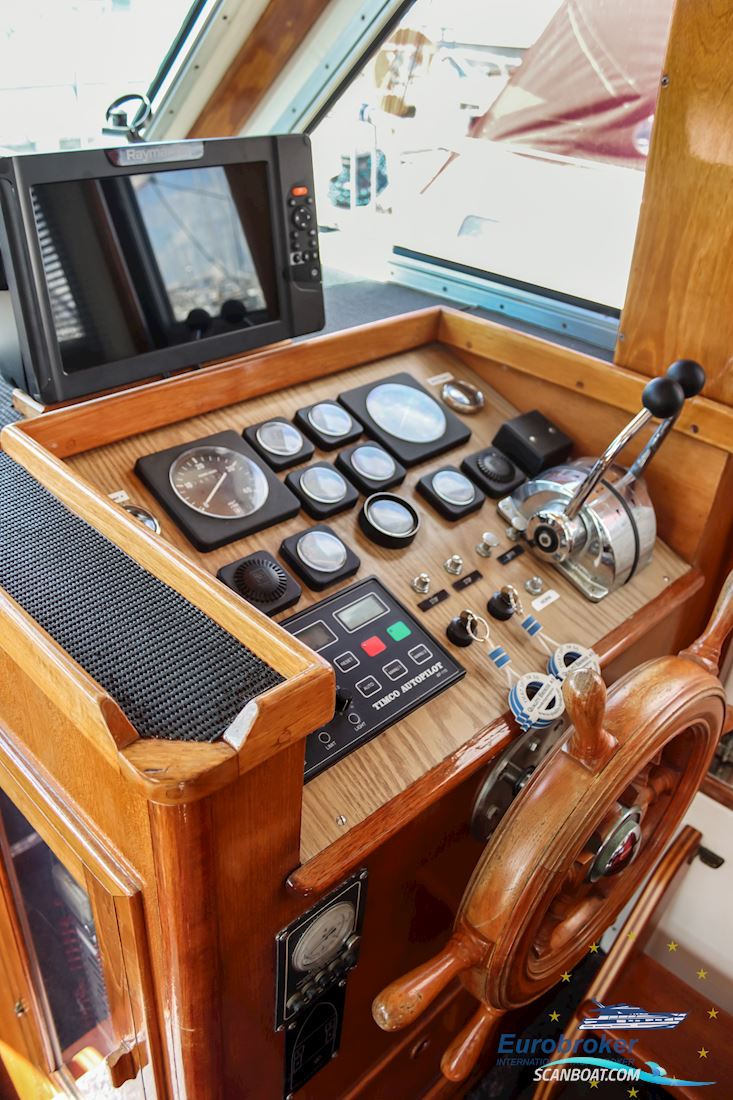 CT 35 Sun Deck Trawler
