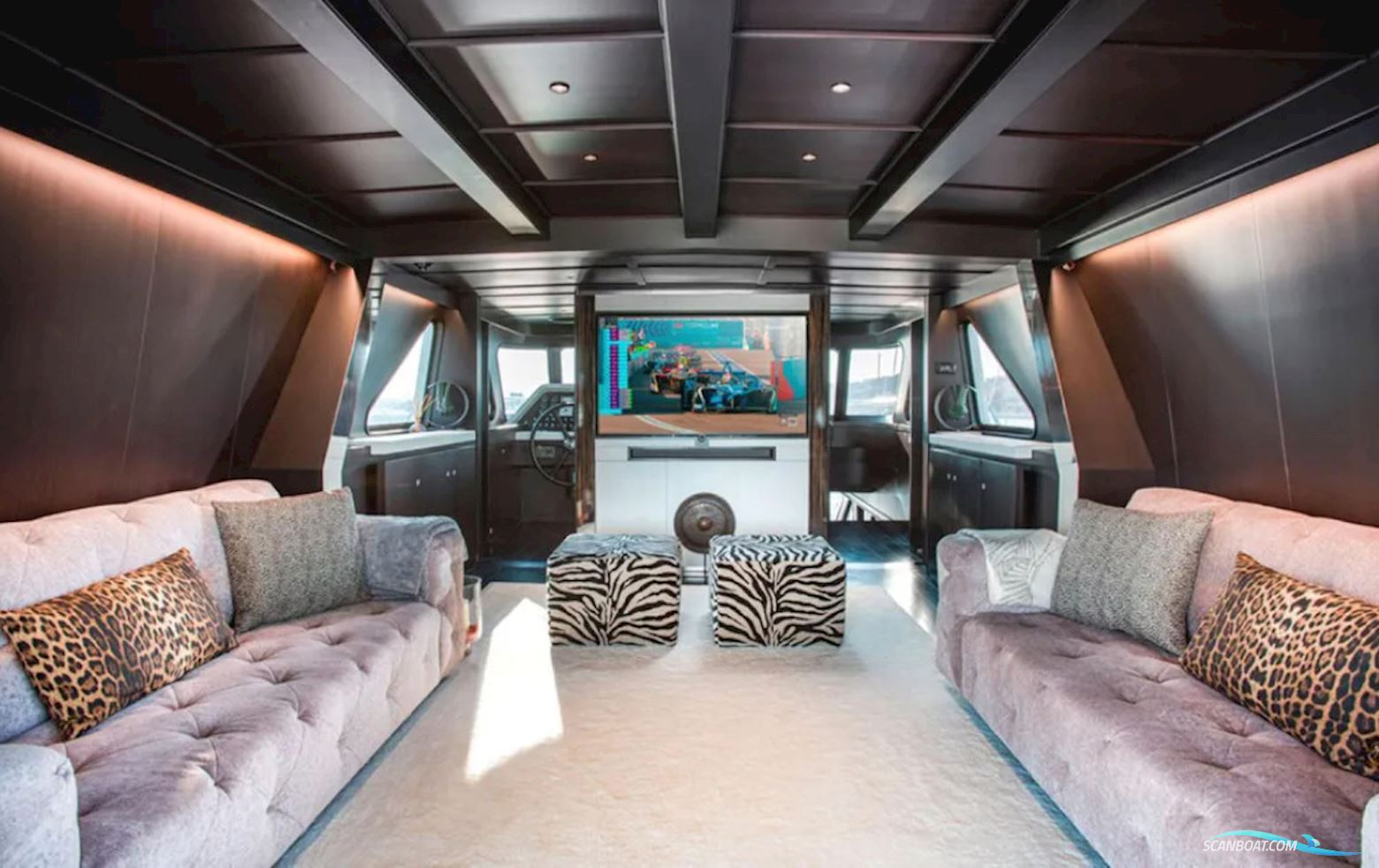 Custom 33M