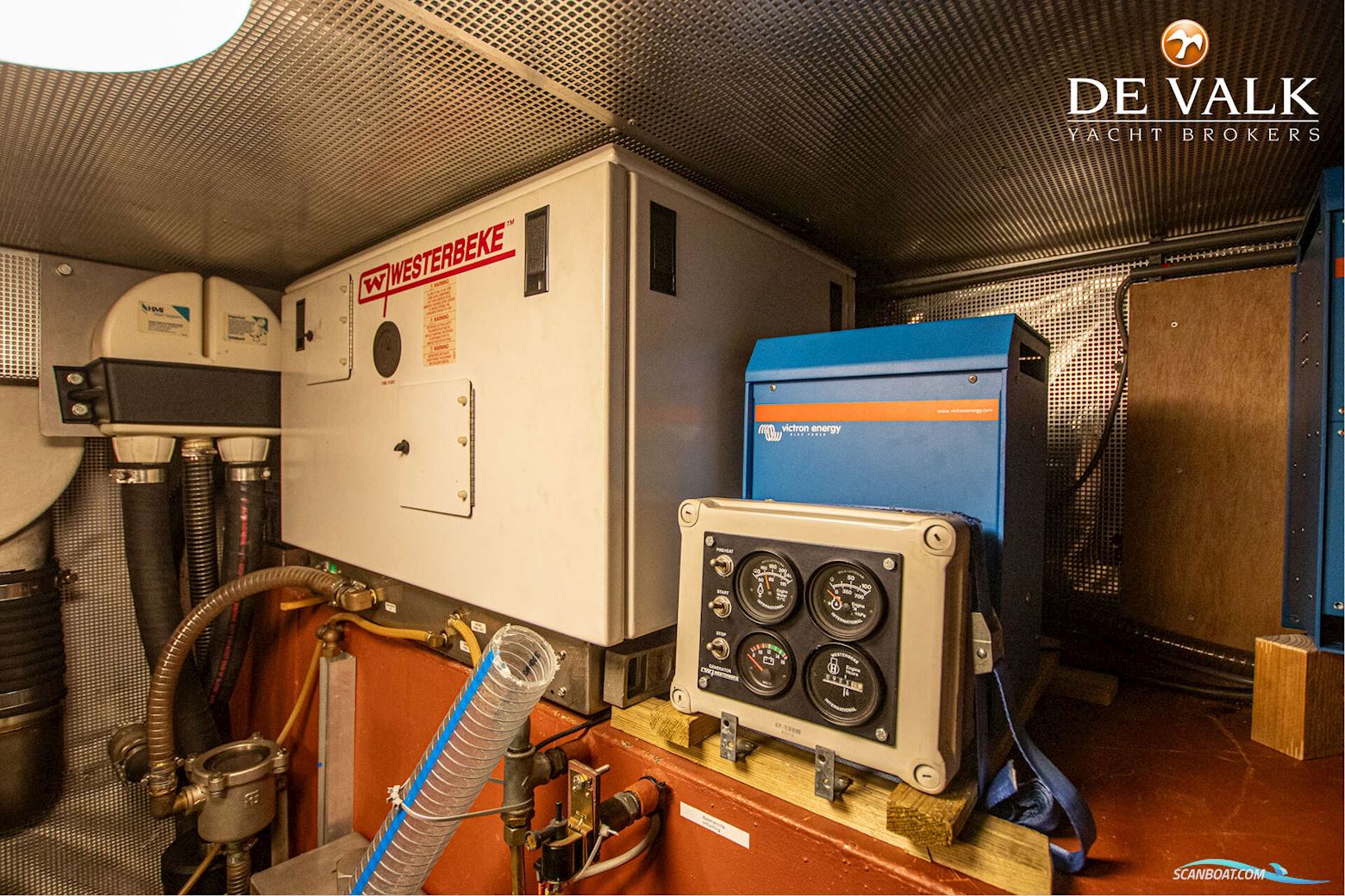 Custom Built Live Aboard 1800