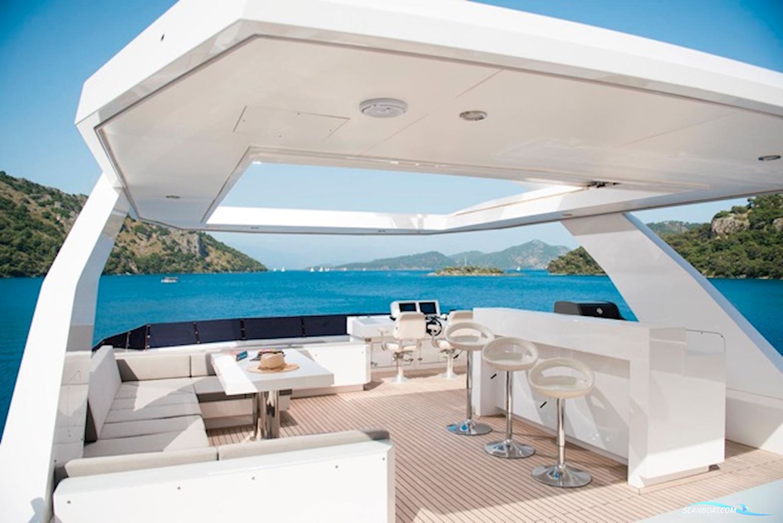 Custom Line Arkin Pruva