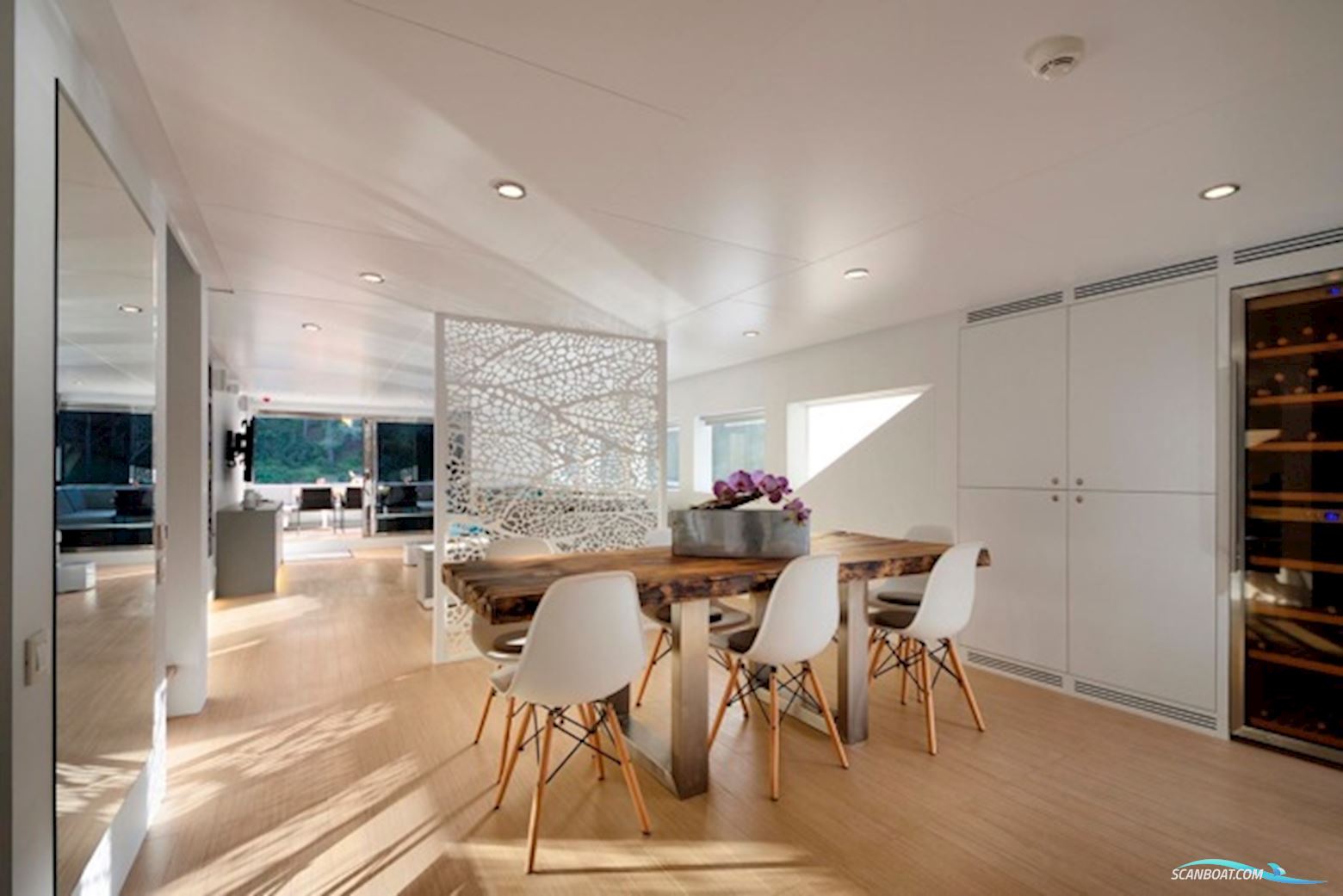 Custom Line Arkin Pruva