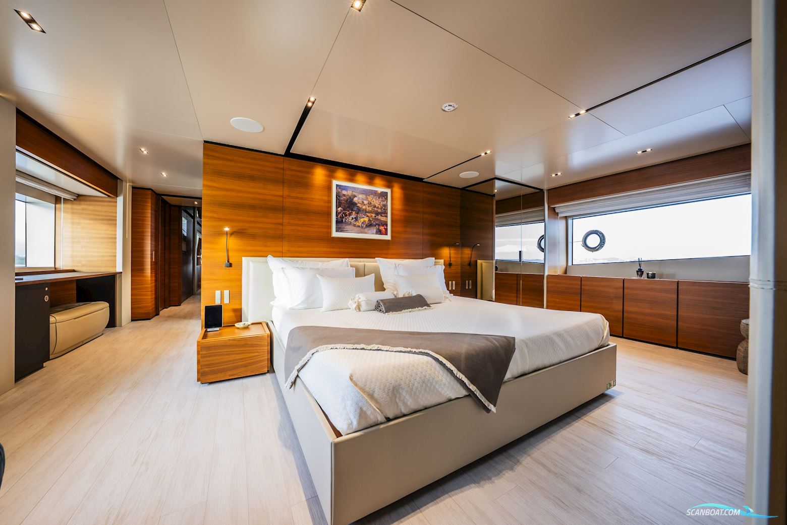 Custom Line Navetta 33