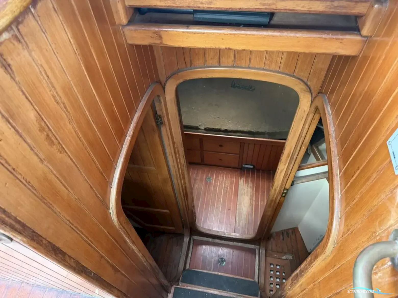 Custom Lord Nelson Victory Tug 37