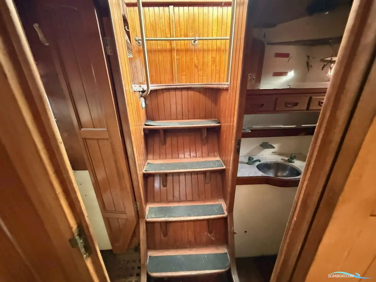 Custom Lord Nelson Victory Tug 37