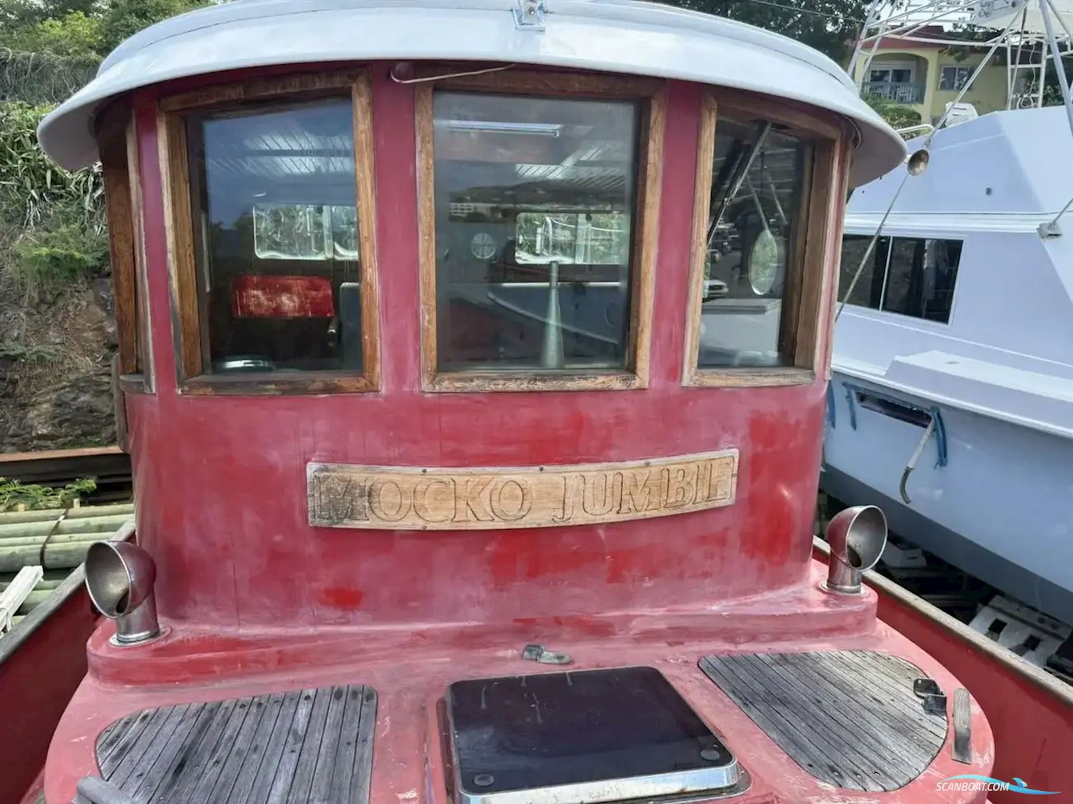 Custom Lord Nelson Victory Tug 37