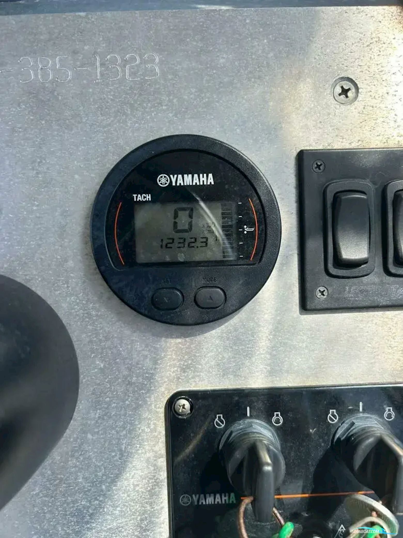 Custom Scully’s Aluminum Boats Inc. Model: 3612LC2