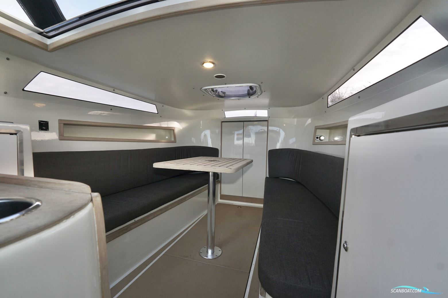 Damarin 732 Cabin