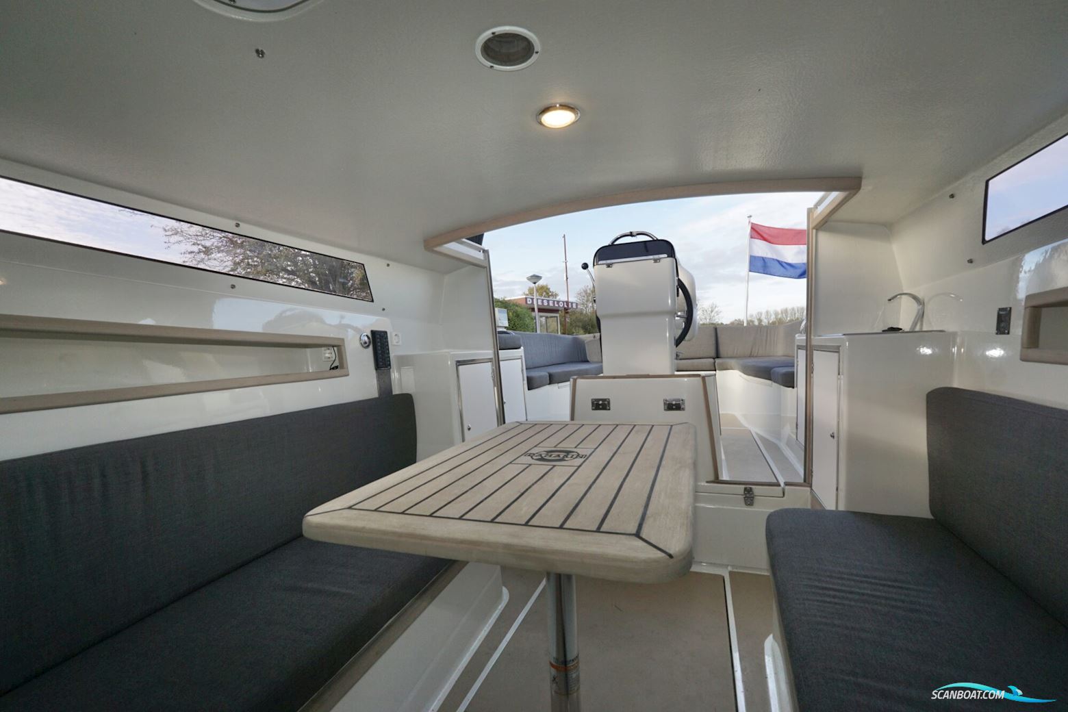 Damarin 732 Cabin