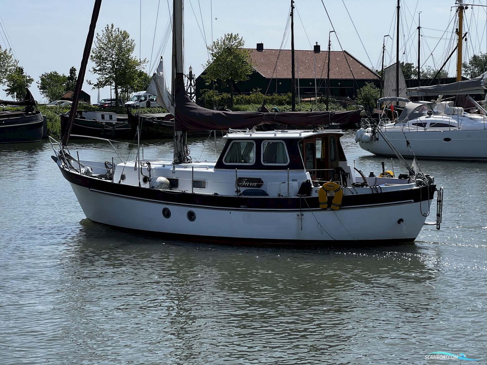 Dart Motorsailor 30