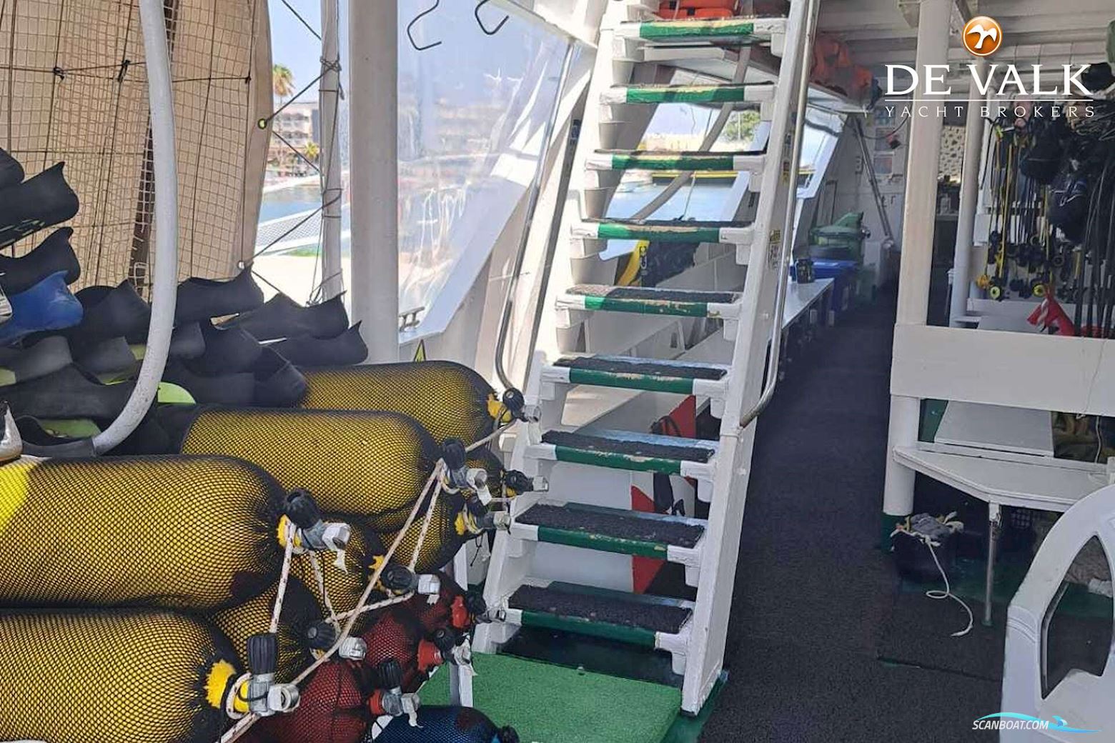 Day Passengers Ship Diving Boat 24 M