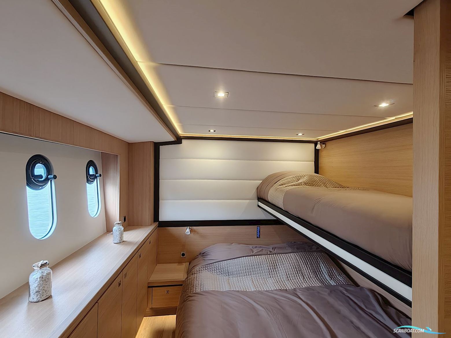 De Alm Grand Voyager 65