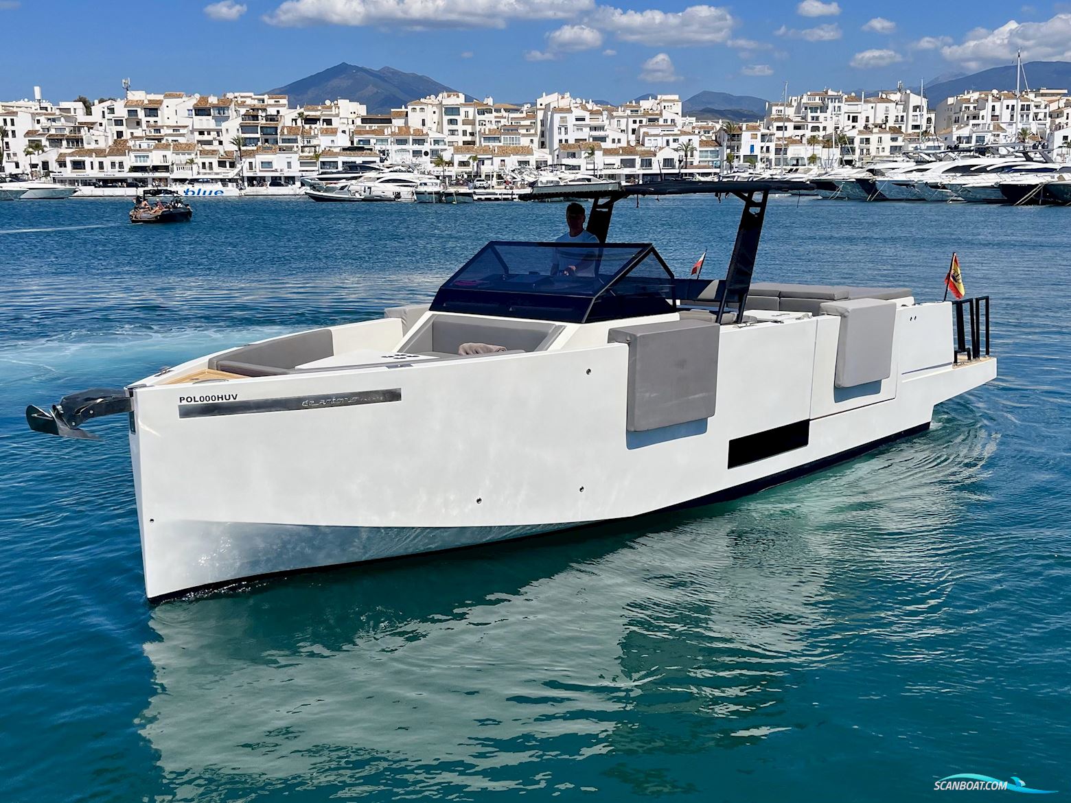 De Antonio Yachts D33 OPEN