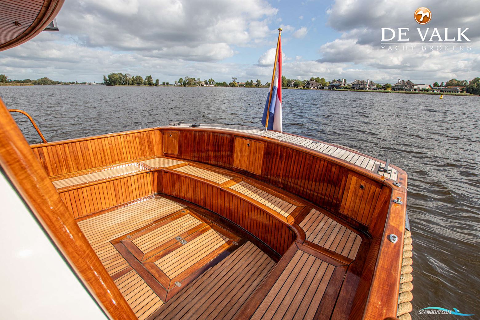 De Vries Lentsch 44 Sedan