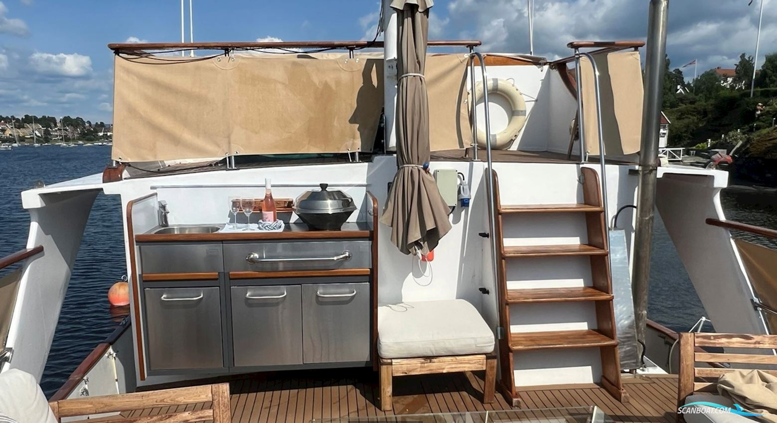 Defever 48 Sundeck