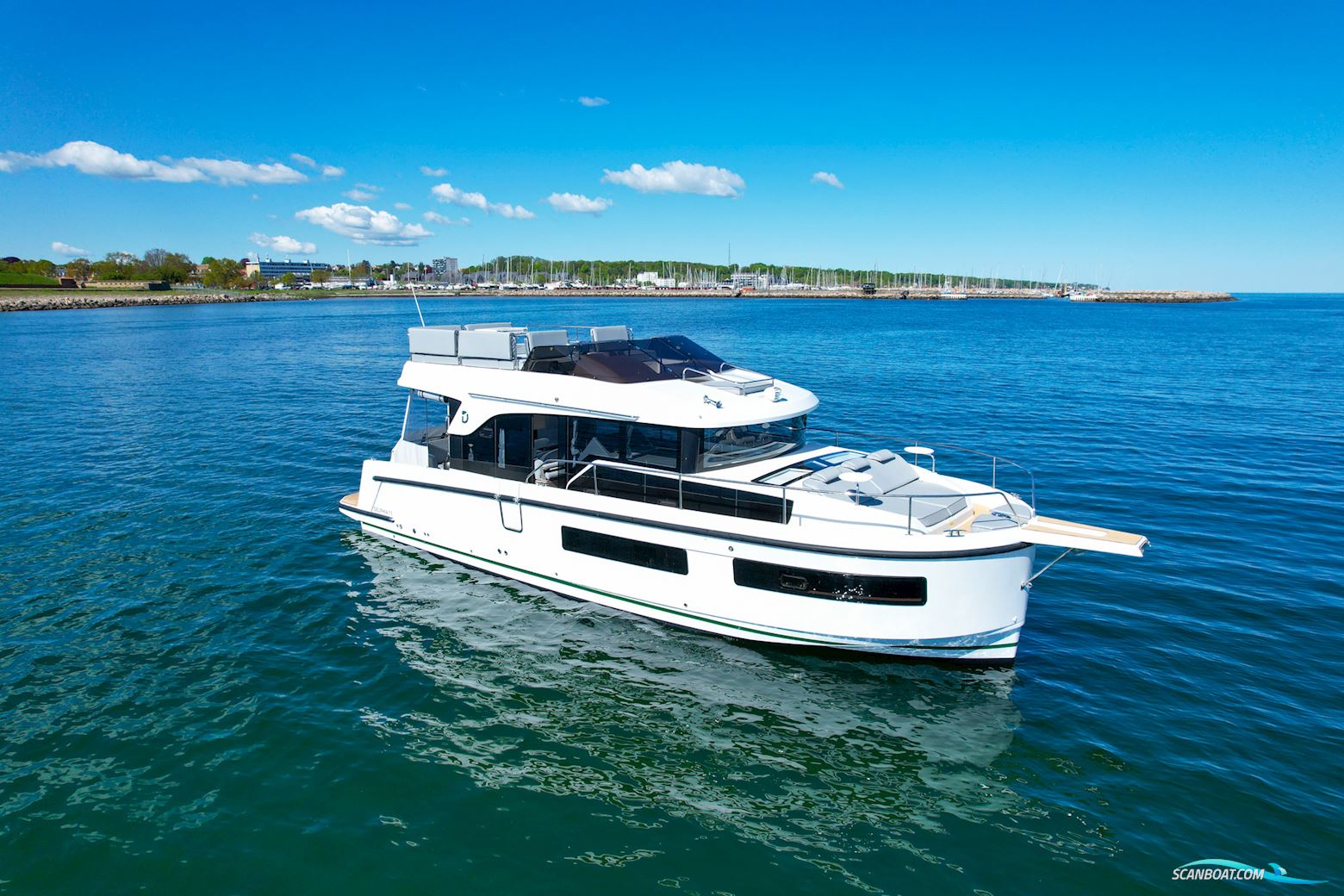 Delphia 11 Flylounge Motorboot 2025, Dänemark