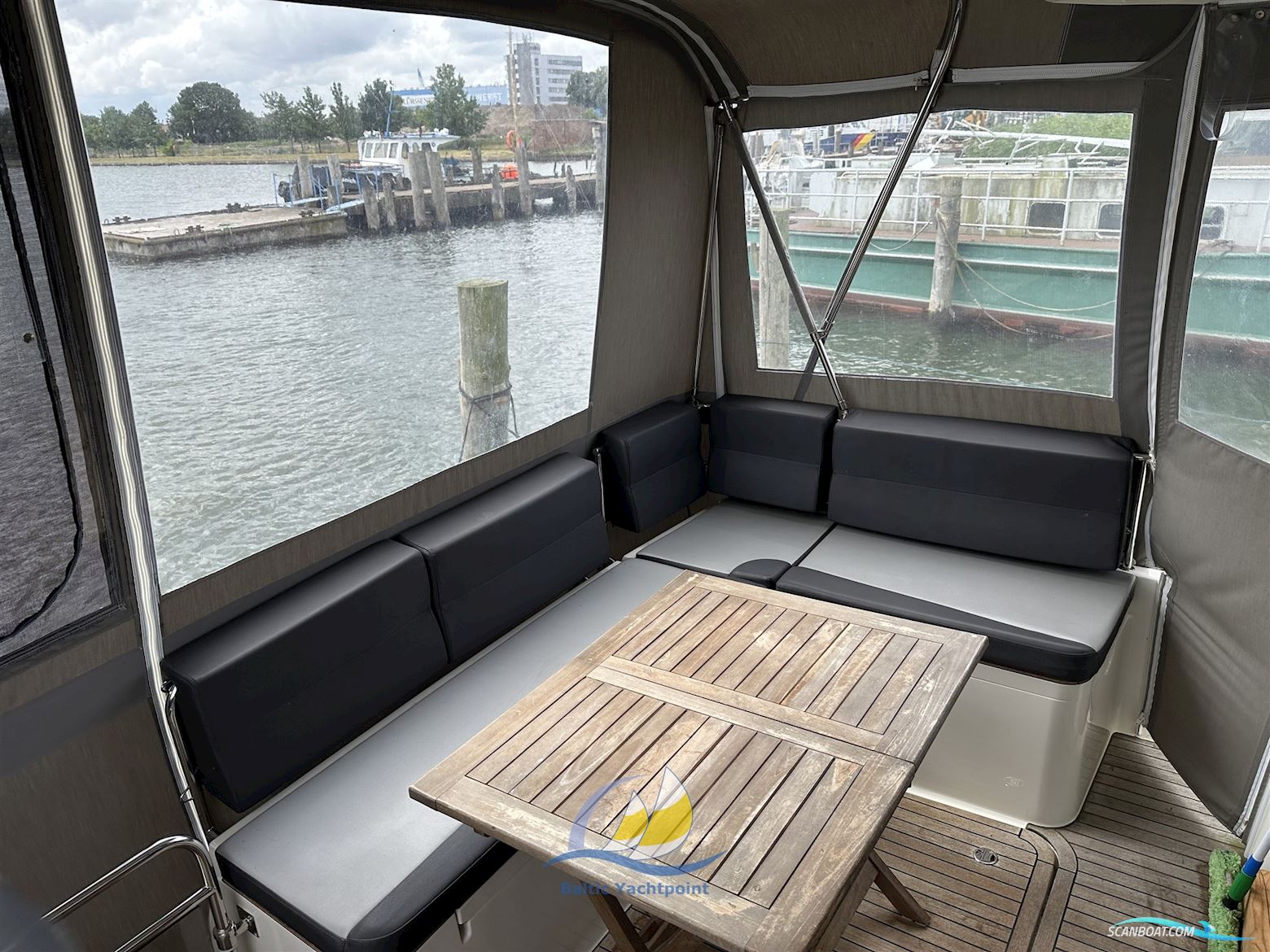 Delphia 1100 S Escape