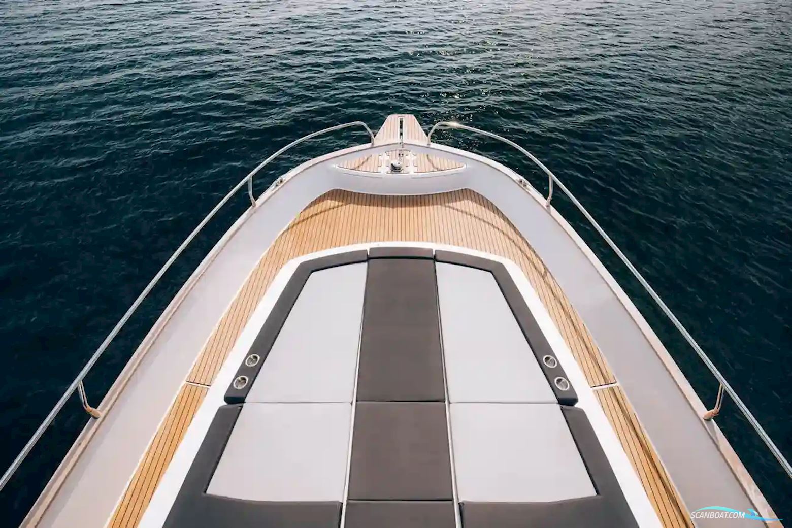 Delphia 12 Flylounge