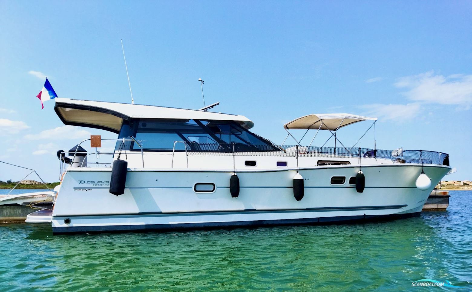 Delphia Escape 1350 Motorboot 2015, mit Nanni T4 200CV motor, Frankreich