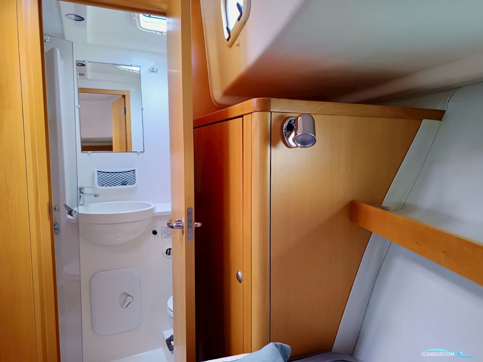Delphia Escape 1350