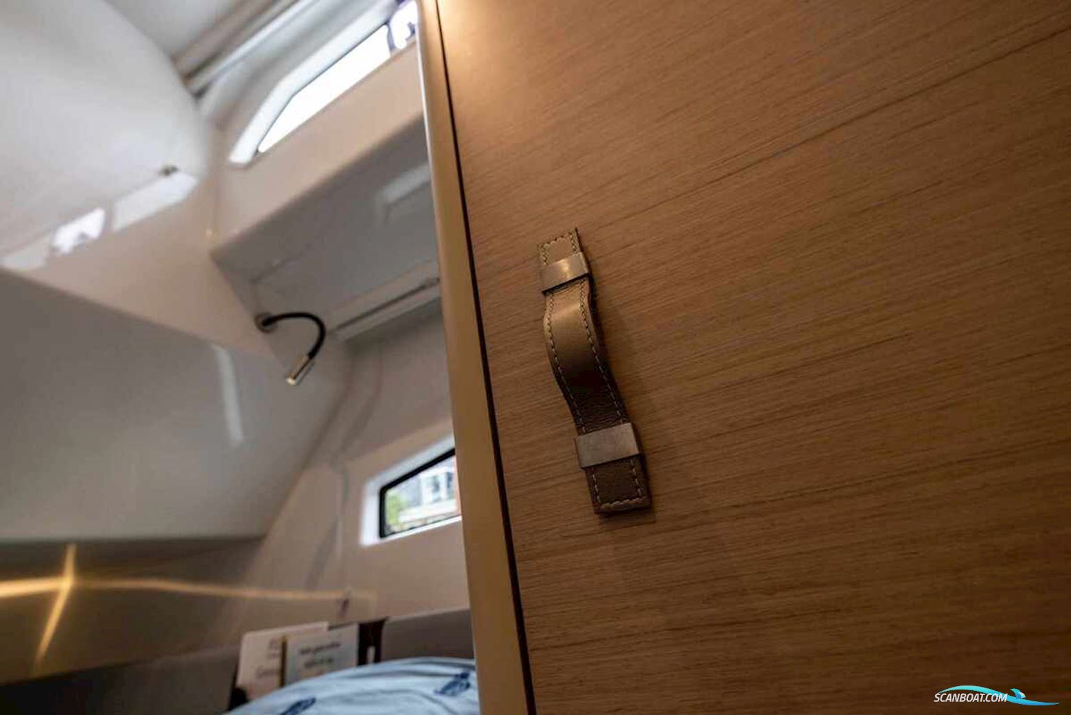 DELPHIA YACHTS 10 LoungeTop Electric DEMO, direct leverbaar