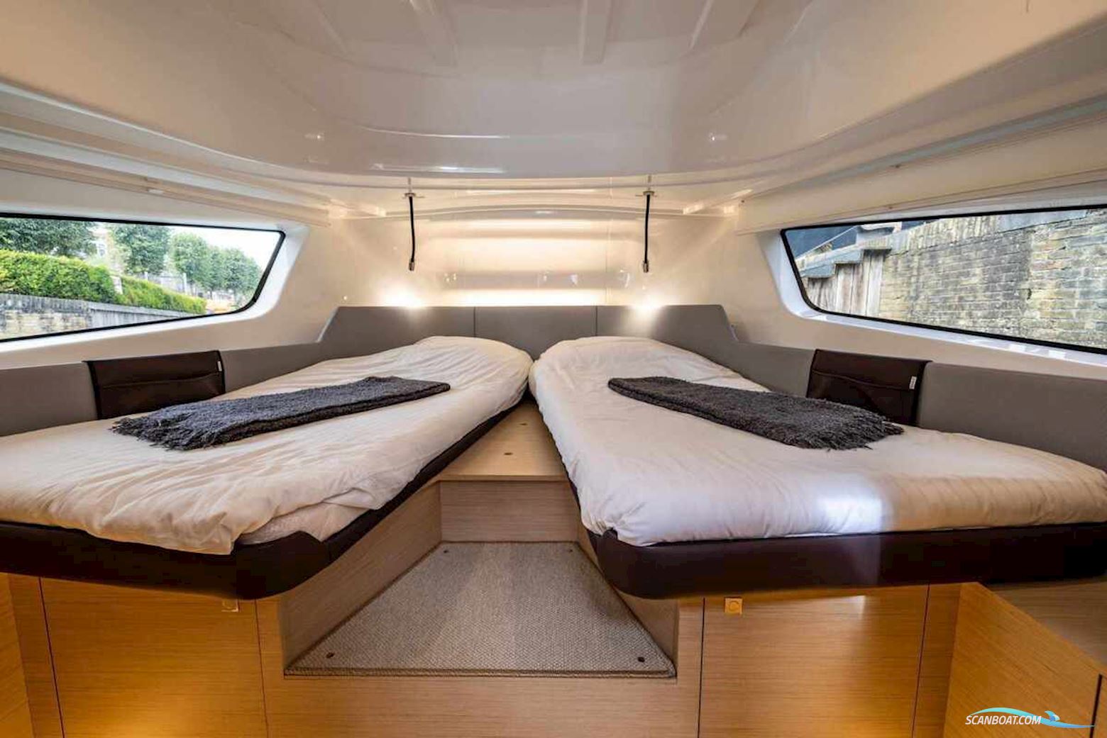 DELPHIA YACHTS 10 LoungeTop Electric DEMO, direct leverbaar