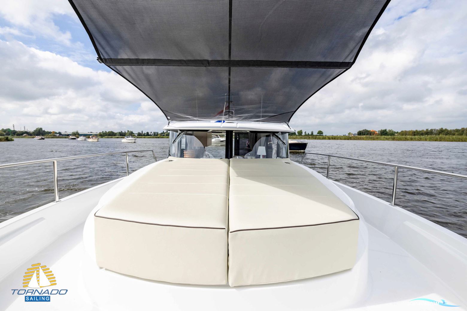 DELPHIA YACHTS 10 Sedan Electric