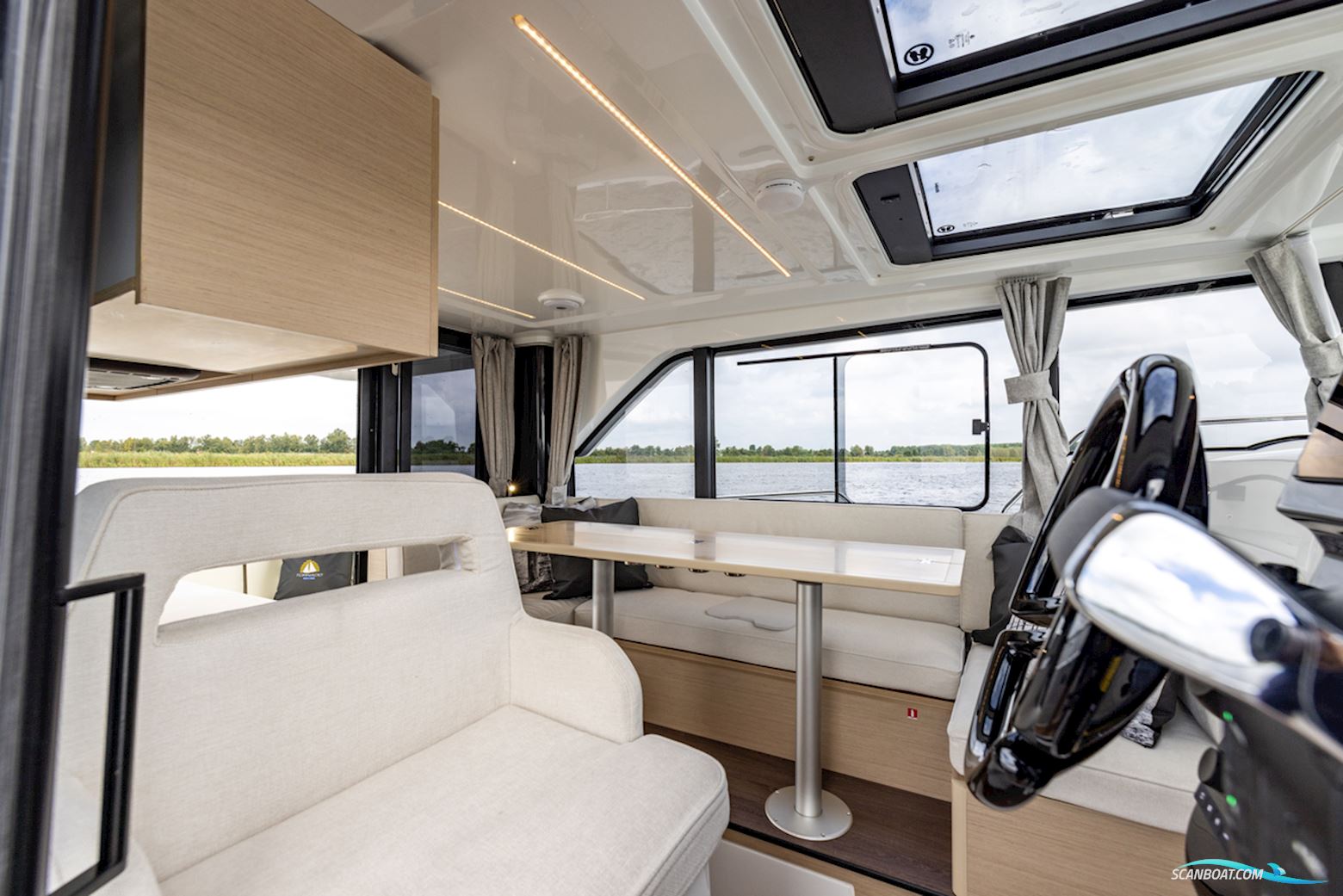 DELPHIA YACHTS 10 Sedan