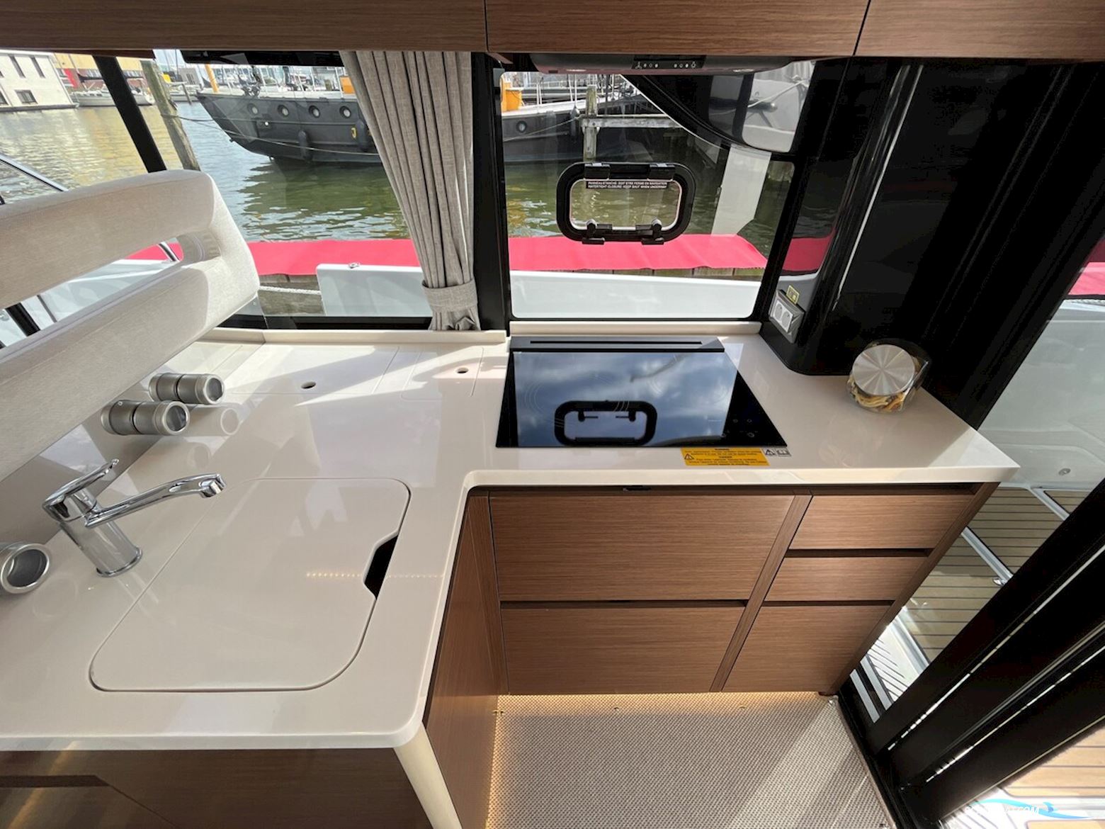 DELPHIA YACHTS 11 Sedan