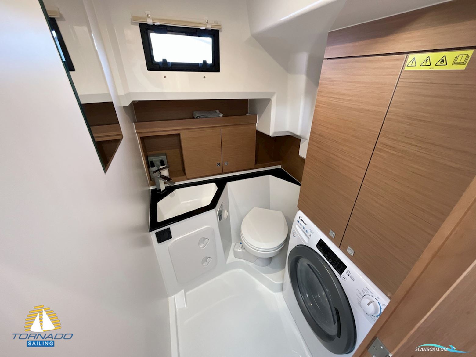 DELPHIA YACHTS 12 Flylounge