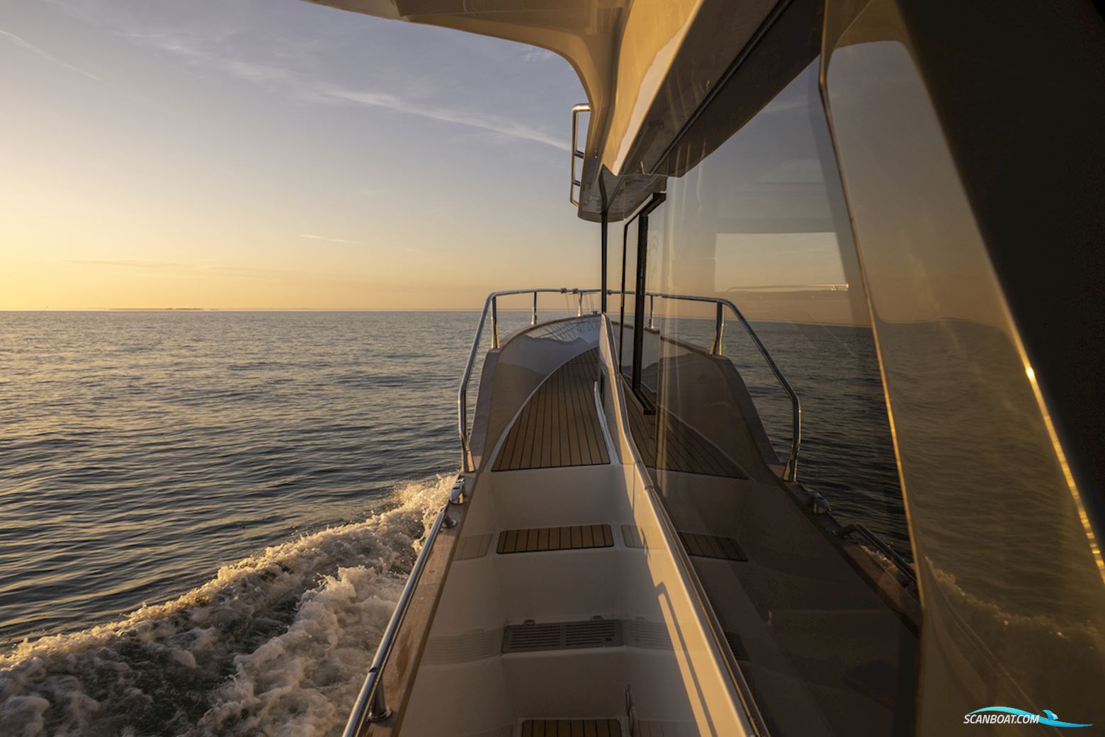 DELPHIA YACHTS 12 Sedan