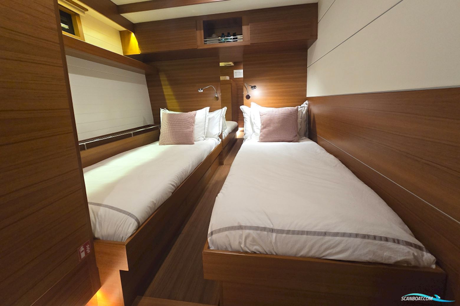 Delta Powerboats 88 Carbon