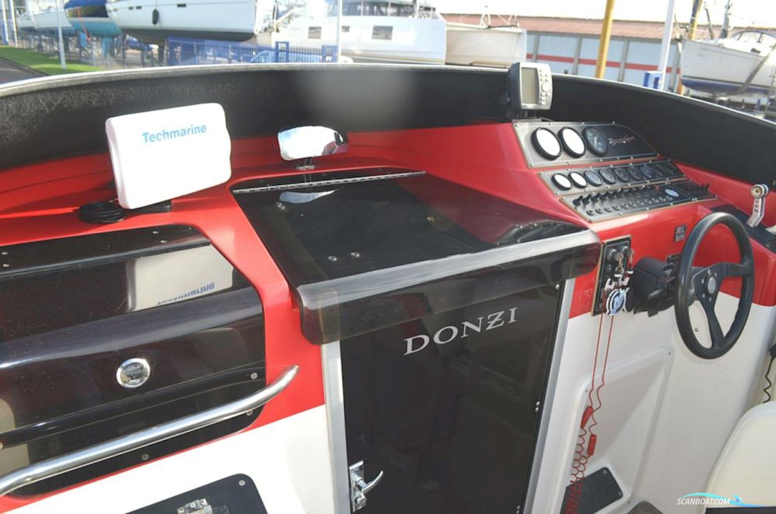 Donzi 30 "Black Widow"