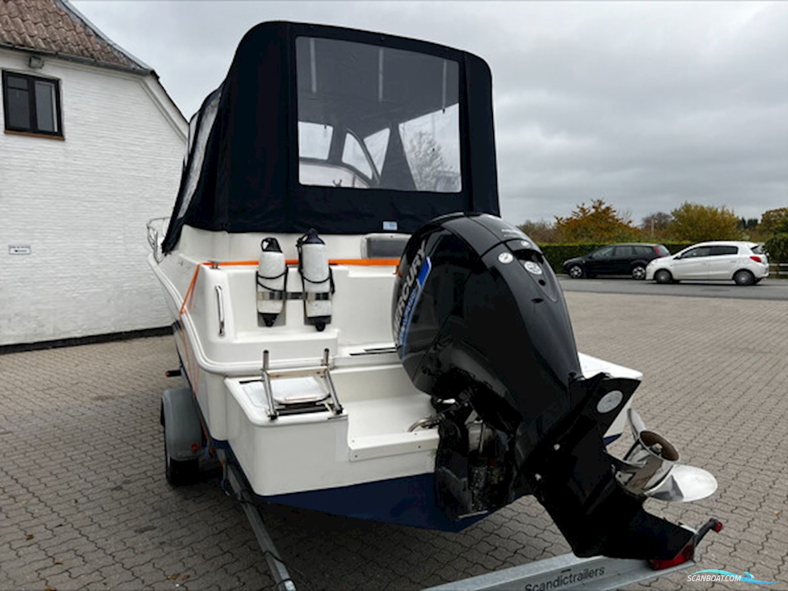 Drago 690 Aft Cabin.