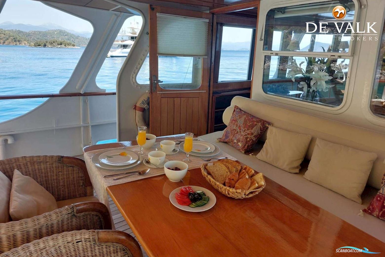 DUTCH Steel Motor Yacht