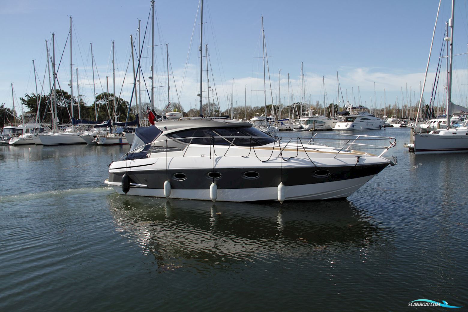 Elan Marine 30 Power Motorboot 2015, mit Volvo Penta motor, England