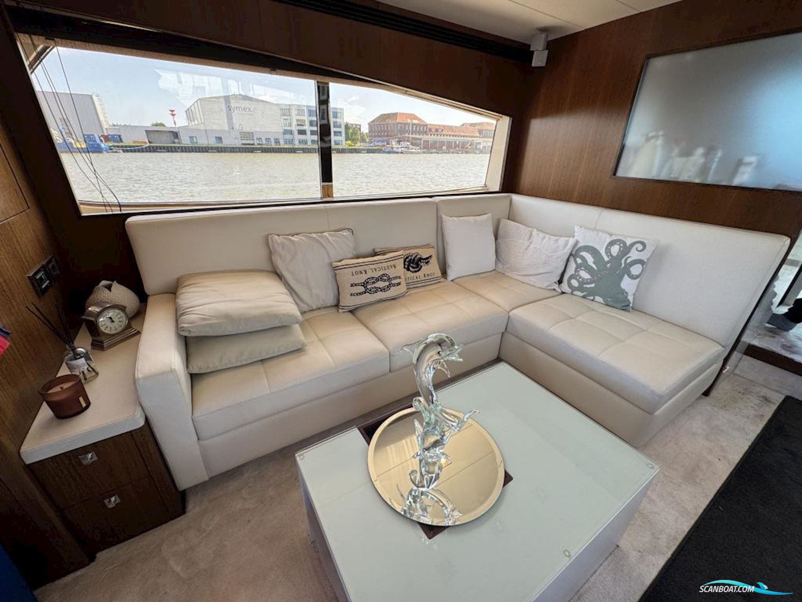 Elegance 64 Garage