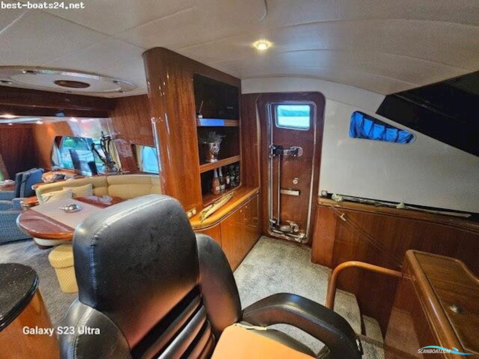 Elegance 70 Flybridge