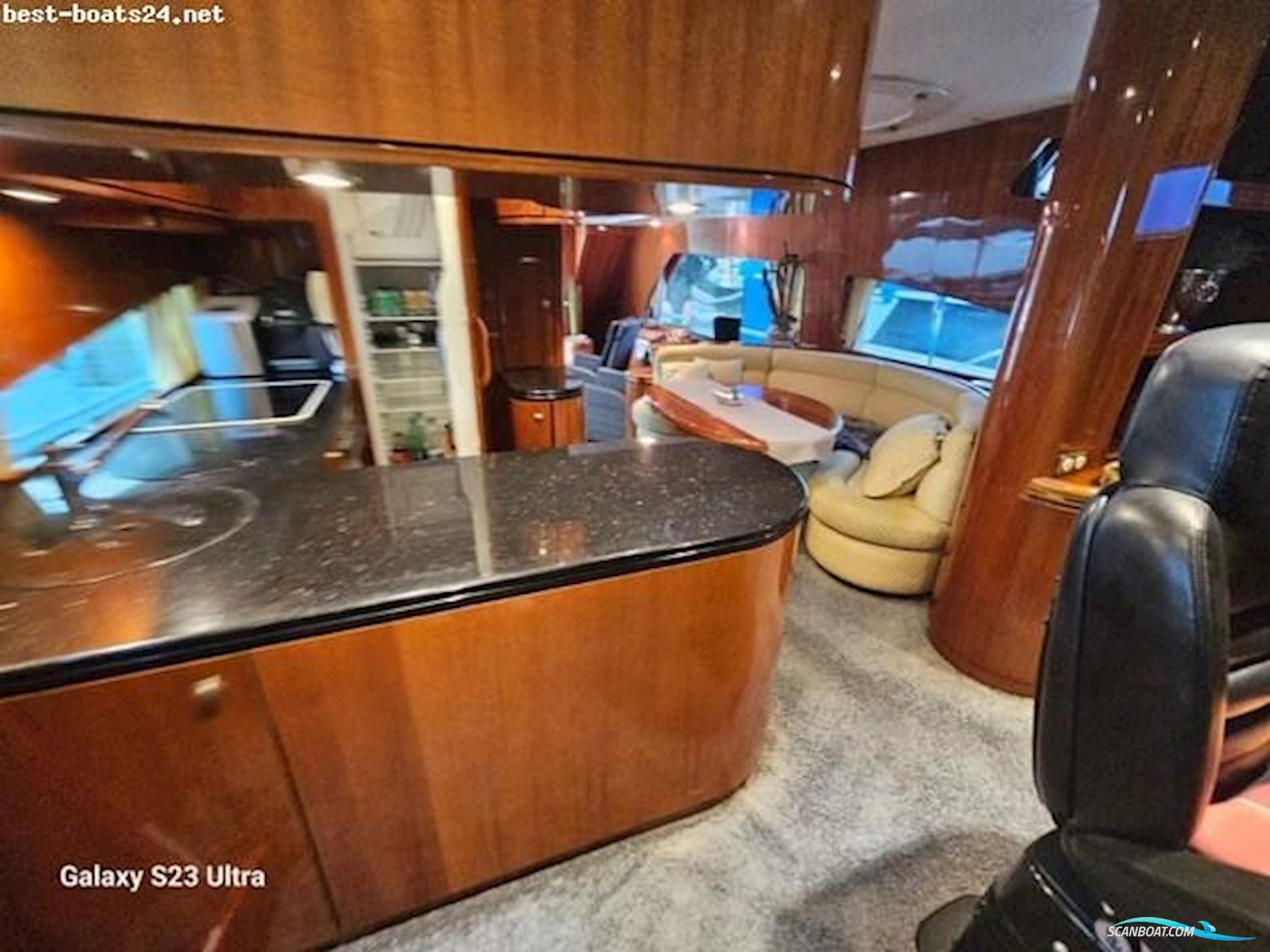 Elegance 70 Flybridge