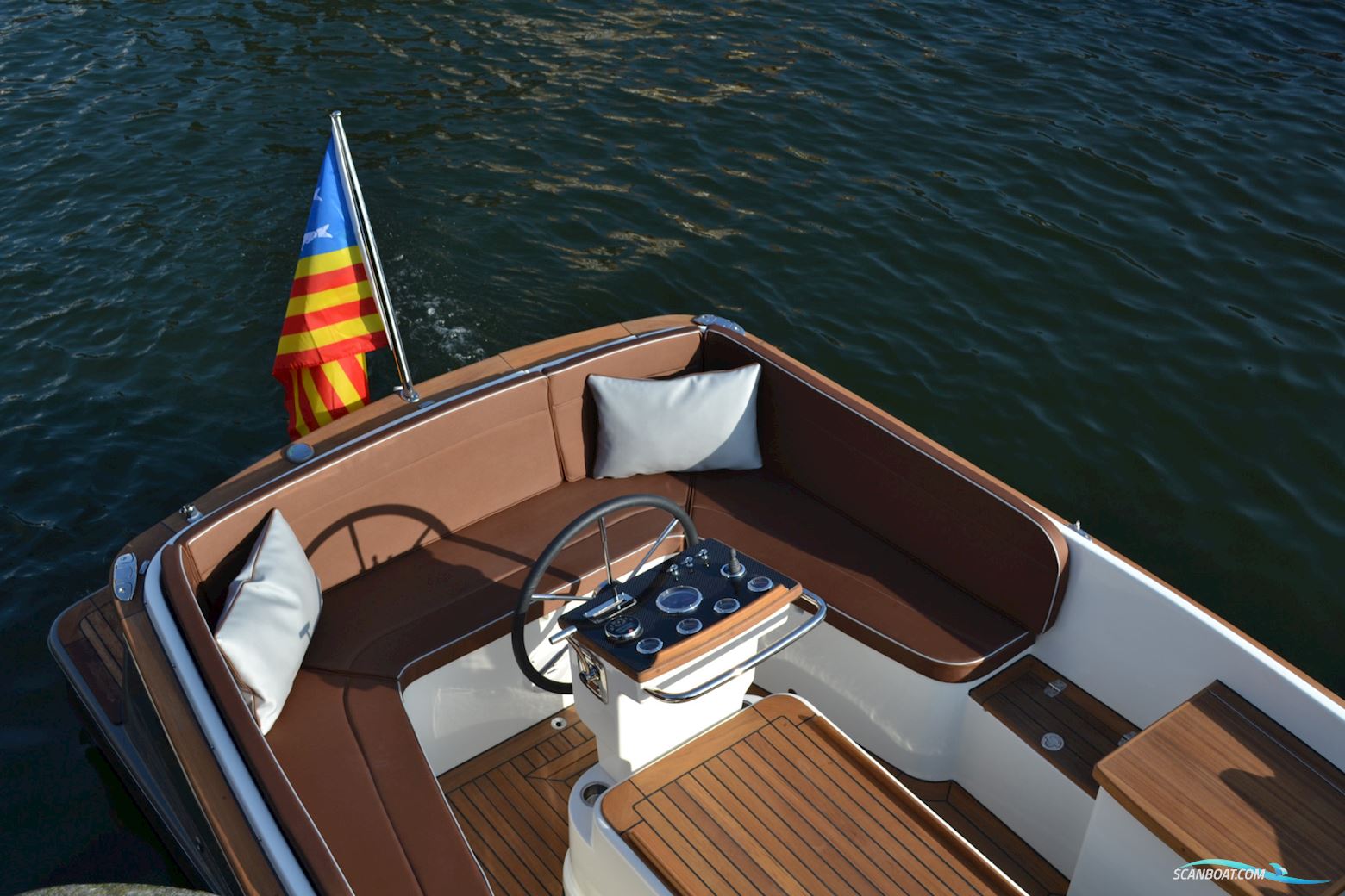 Enkhuizen Tender 680