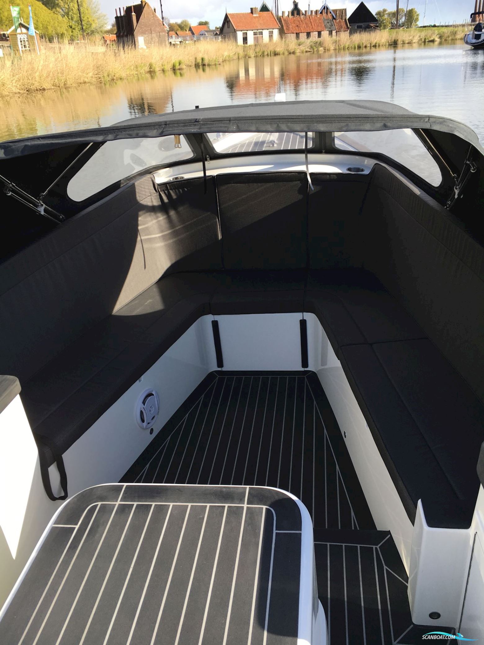 Enkhuizen Tender 680