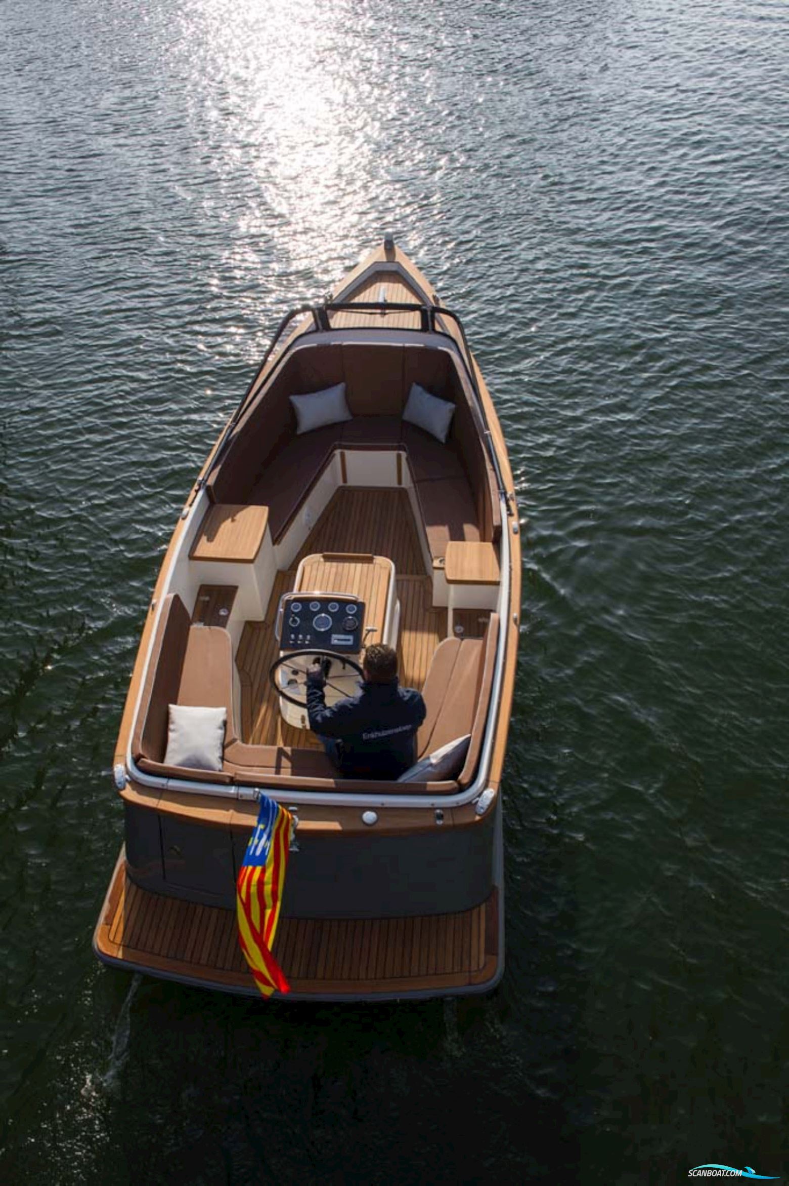 Enkhuizen Tender 680