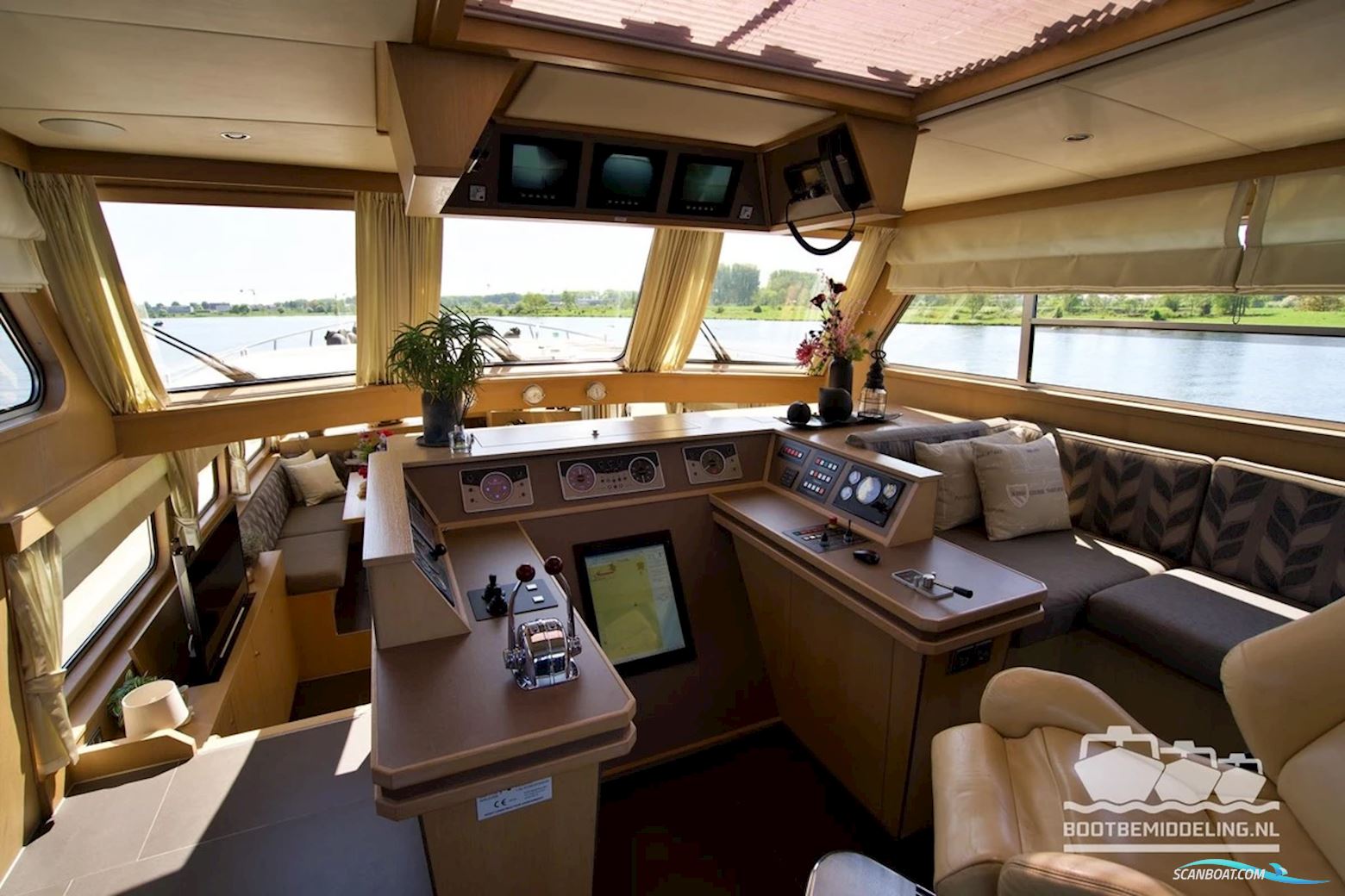 Euroship 1900 Pilothouse