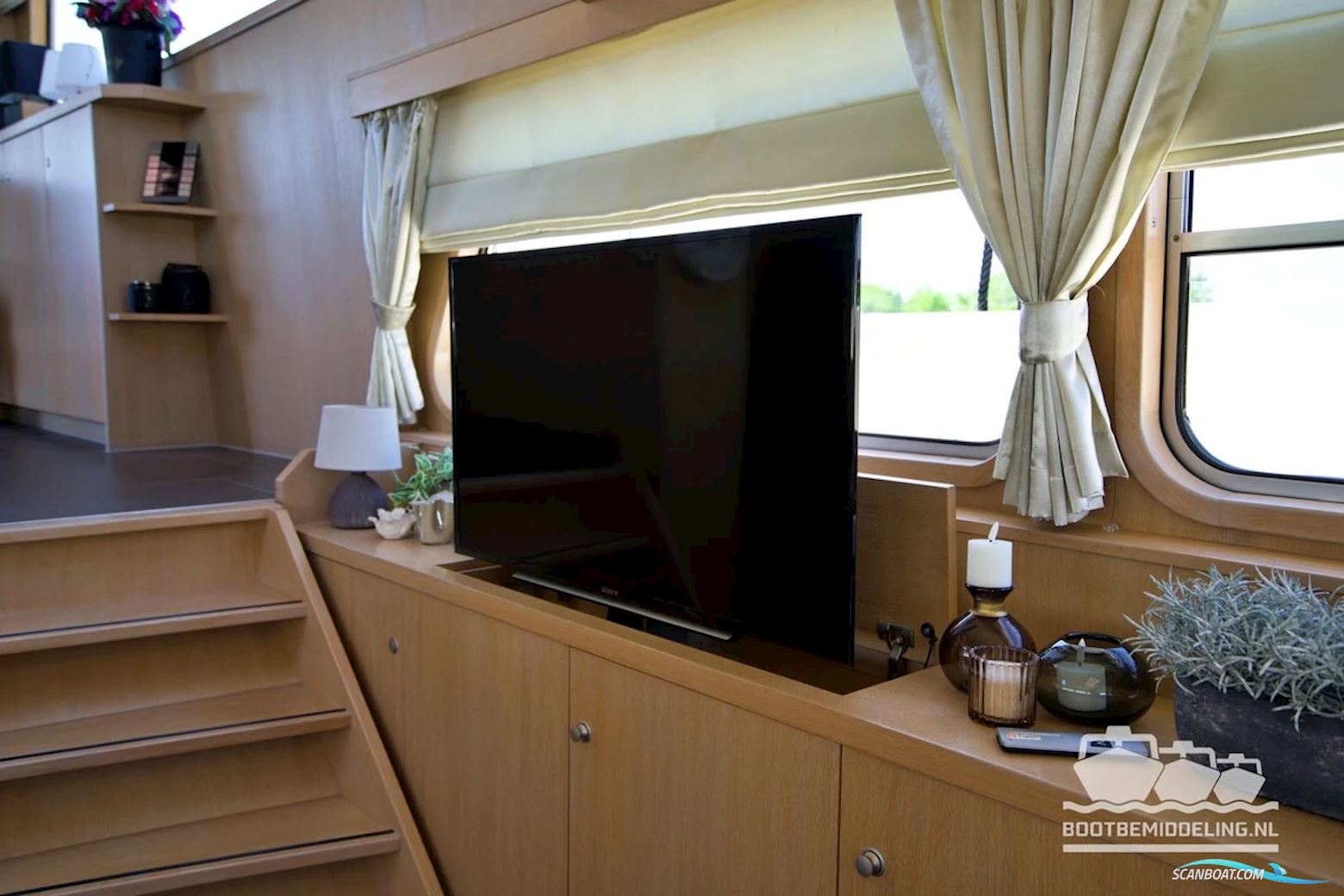 Euroship 1900 Pilothouse