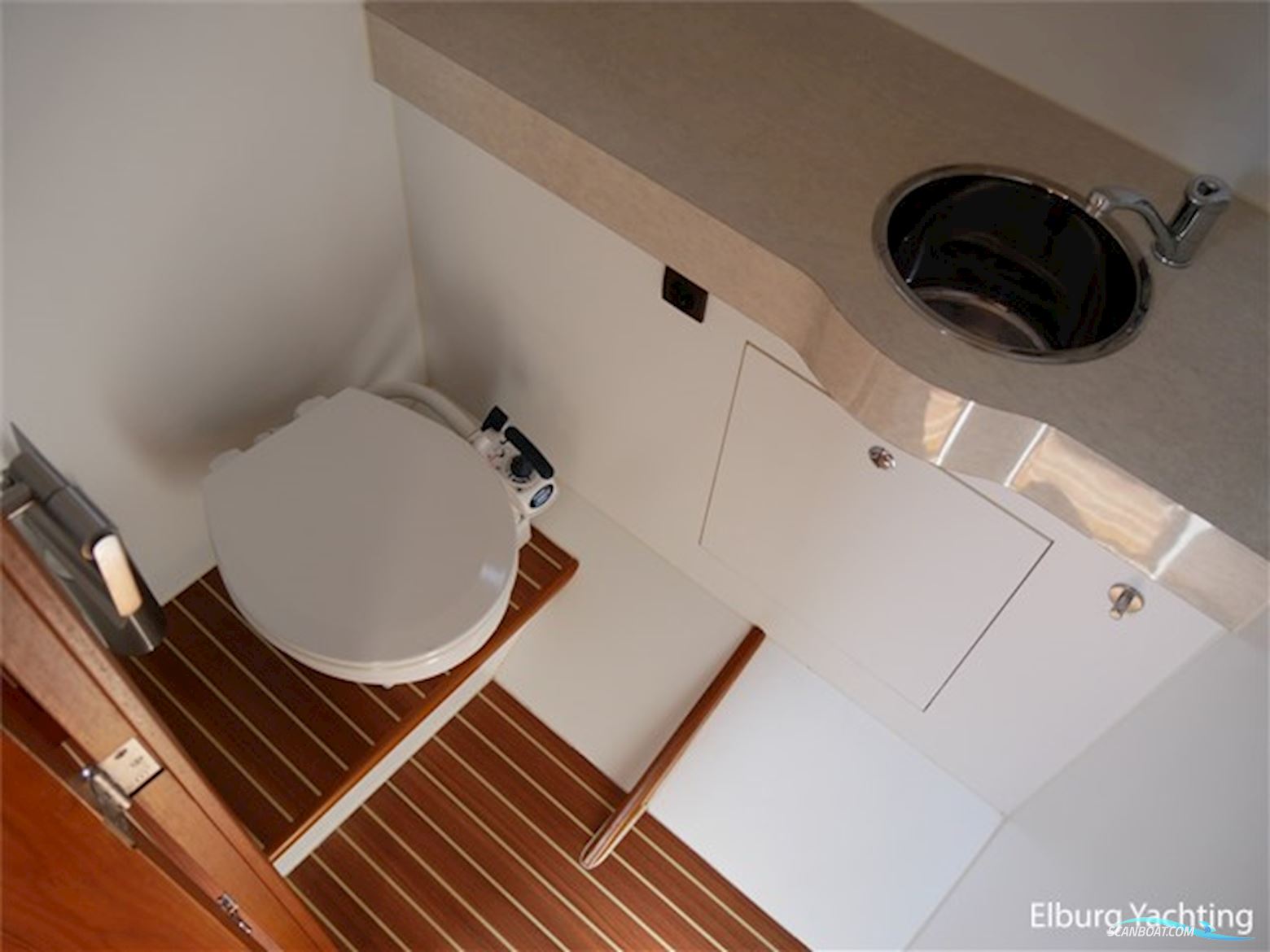 Euroship 33,3ft. Custombuilt Cabinsloep 