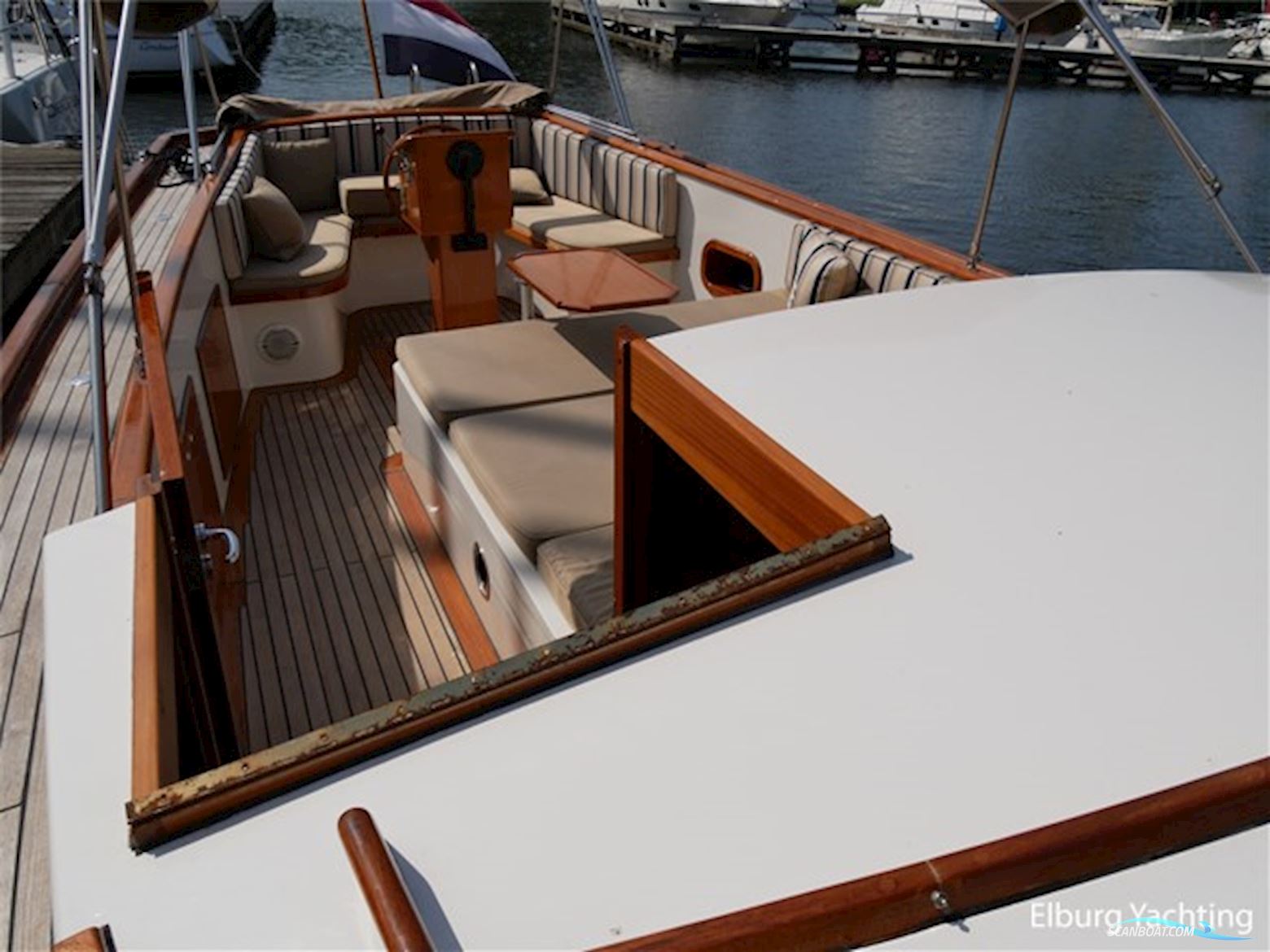 Euroship 33,3ft. Custombuilt Cabinsloep