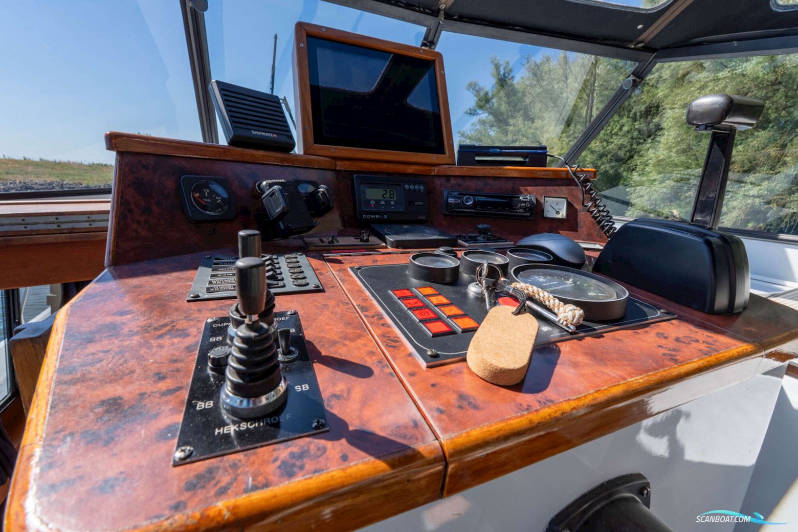 Explorer Classic 14.00 AK Cabrio